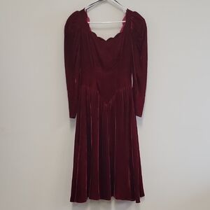 Long Sleeve Velvet Dress in Deep Red